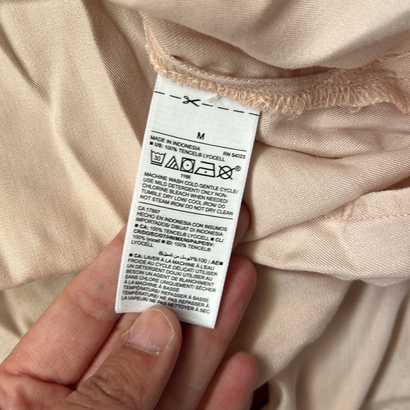 Old navy button down size Medium - Picture 3 of 3